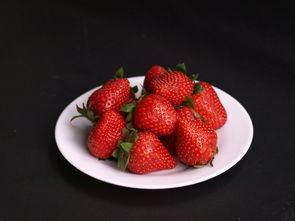一盘草莓图片设计素材 高清模板下载 2.12MB 饮品美食大全